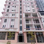 The Rose 307: Modern City Apartment With Pool